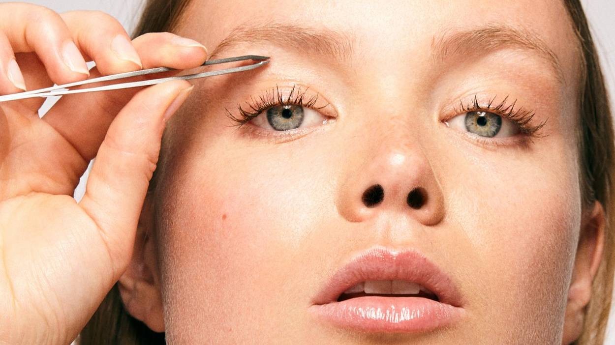Brow school: How to pluck your brows at home