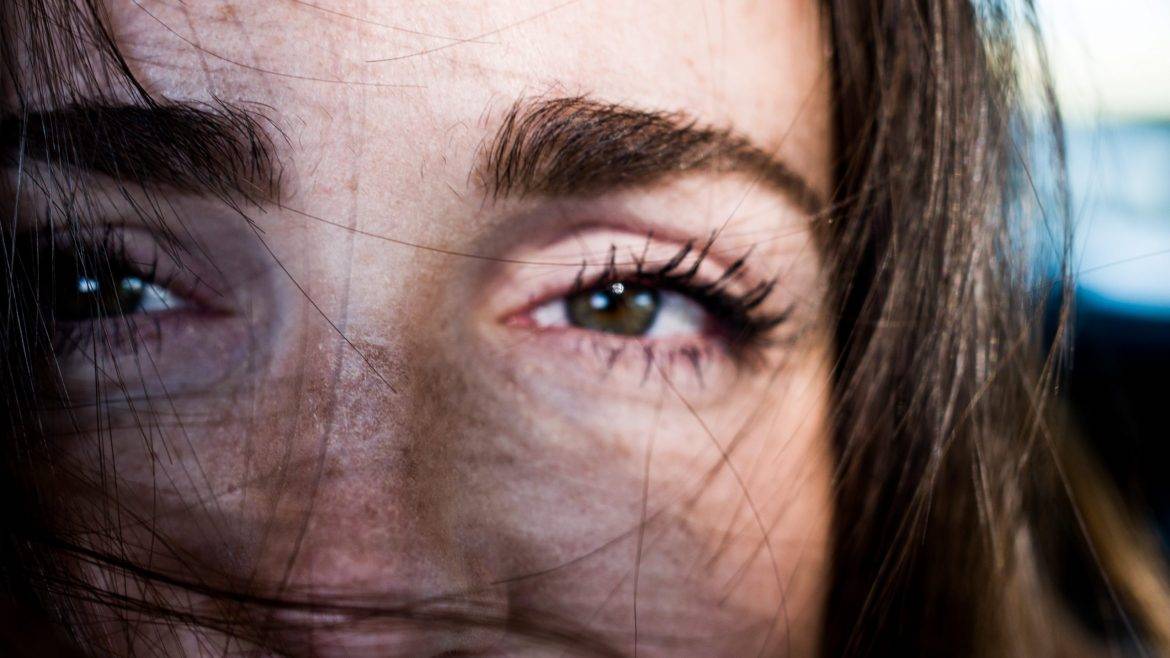 6 Ways You Are Damaging Your Eyelashes